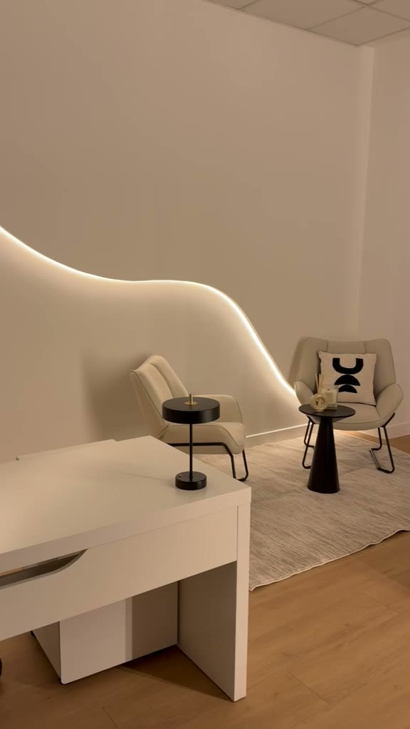 Espace lounge avec éclairage d'ambiance